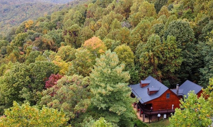 Stanardsville Cabin | Daniels Mountain Lodge, large cabin by Shenandoah
