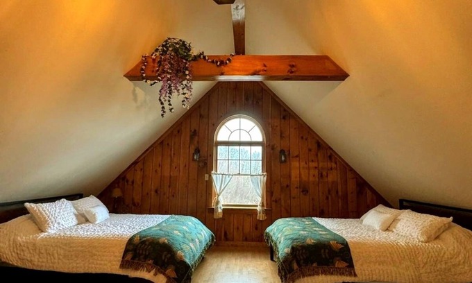 Marshfield Ski Chalet | Danielsons Chalet family friendly 3200sq.ft home at Groton state forest
