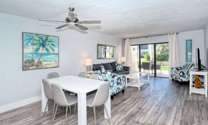 Bradenton Beach Condo | Dans Florida Condos Sea Scape at Runaway Bay
