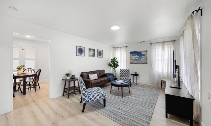 Southeastern Sacramento House | Dapper 2-Bedroom Abode: Chic & Cozy