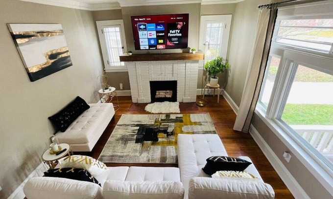 Lakewood Apartment | Dapper Delaware! Close to Fwy, 12 min to downtown