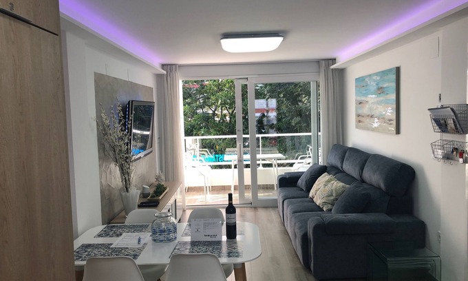 Torre del Mar Apartment | Darú Vistamar Luxur apartment, sea views, pool and beachfront