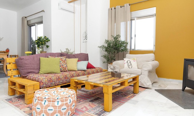 Batroun Apartment | Dar Al Khattar. 4-bedroom apartment in Batroun with AC, WiFi. Enjoy your stay