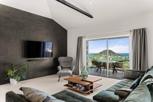 Lefktro Apartment | Dark Horizon