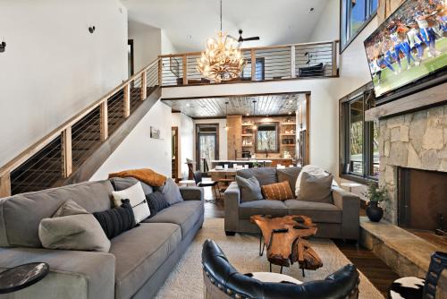 Banner Elk House | Dark Horse Lodge