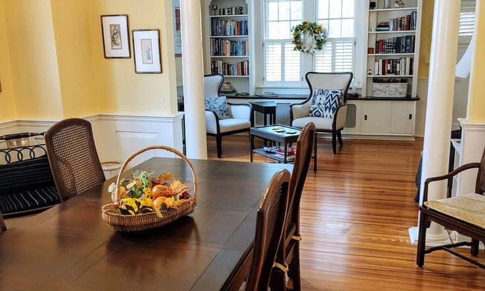 Historic District House | Darling 2 BR home with parking in the sought after Murray Hill section of Historic Annapolis