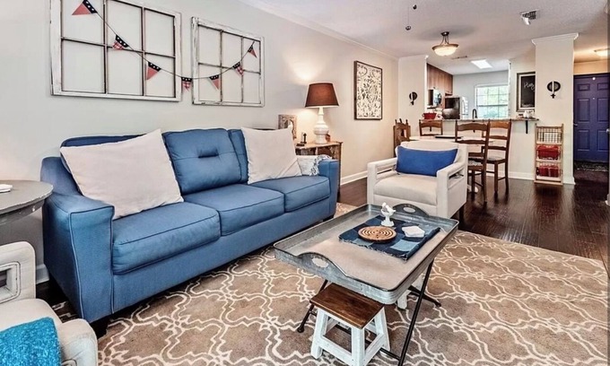 Oxford Condo | Darling Townhouse Walking distance to the Stadiums and THE GROVE!