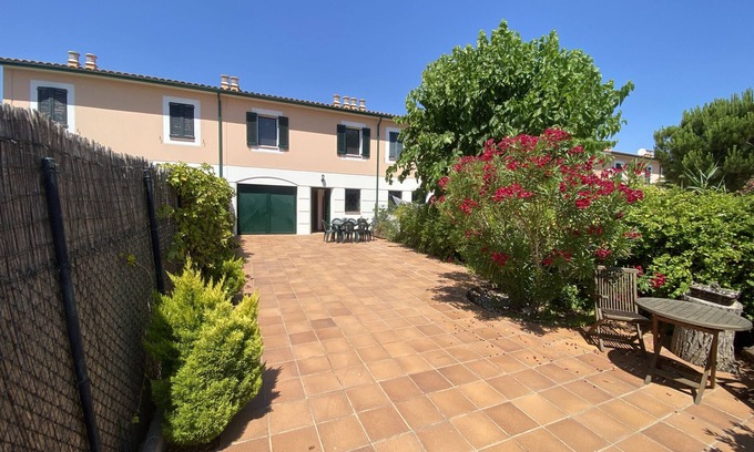 Mas Pinell Ski Chalet | Daró 3D 56 - 50m from the beach, with pool