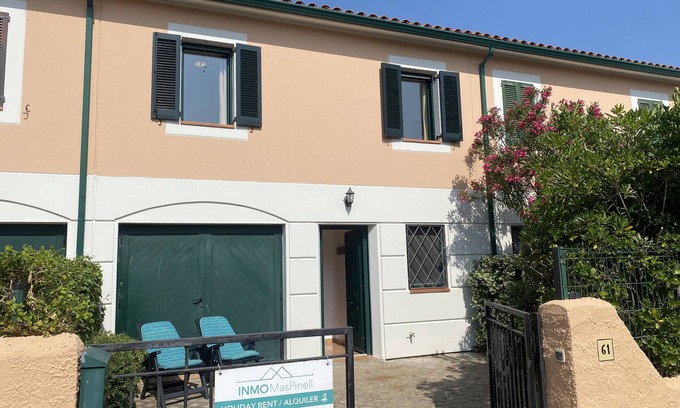 Mas Pinell Ski Chalet | Daró 3D 61 - 200m from the beach, with pool