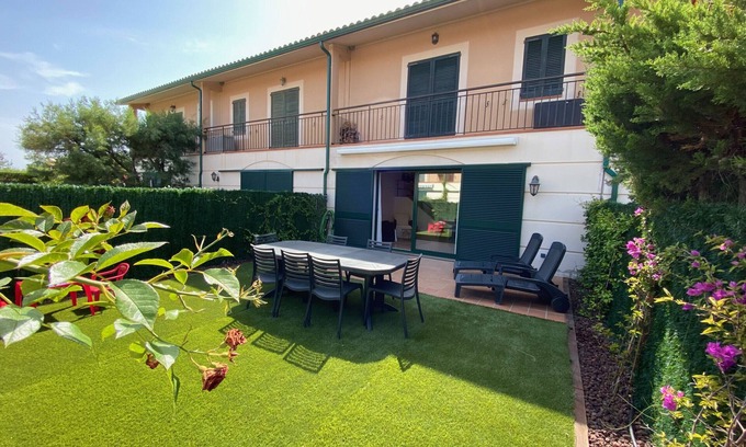 Mas Pinell Ski Chalet | Daró 3D 77 - A/C, 200m from the beach, renovated and with pool