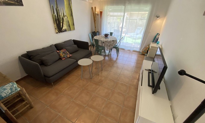 Mas Pinell Ski Chalet | Daró 3DB 115 - A/C, pool and 300m from the beach