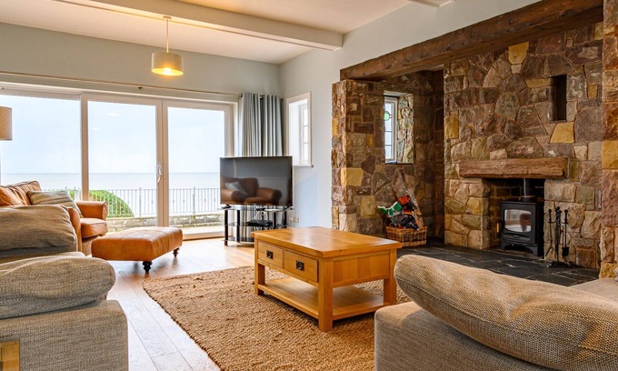 Penrhyn Bay Cottage | DARTANS, pet friendly, country holiday cottage in Penrhyn Bay