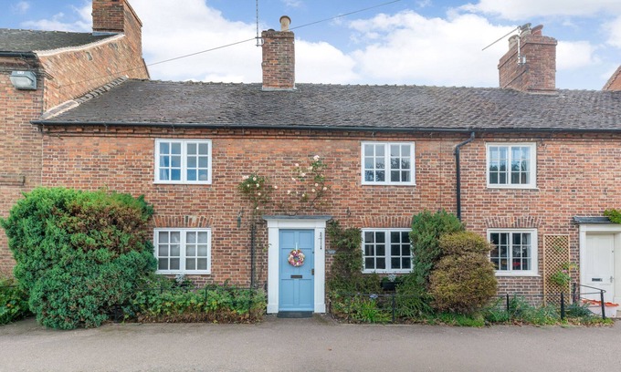 Abbots Bromley Cottage | DARWEN, pet friendly, character holiday cottage in Abbots Bromley