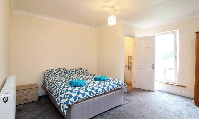 Shirley House | Darwin road guest house room 5