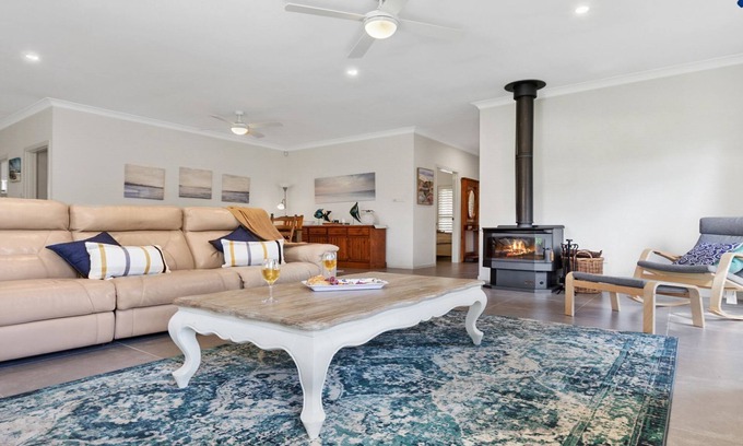 Callala Bay House | Darya Dream – 400m stroll to Callala Bay