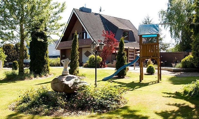 Harmsdorf House | Das 5 Sterne Wellness Ferienhaus Traumgarten in der Ringstraße 6 in 23738 Harms