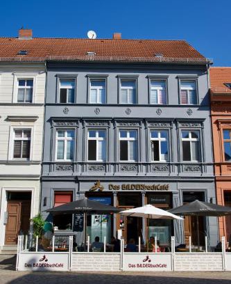 Havelberg Apartment | Das BilderbuchCafe - Ferien - Apartment NO 3 - Markt 7