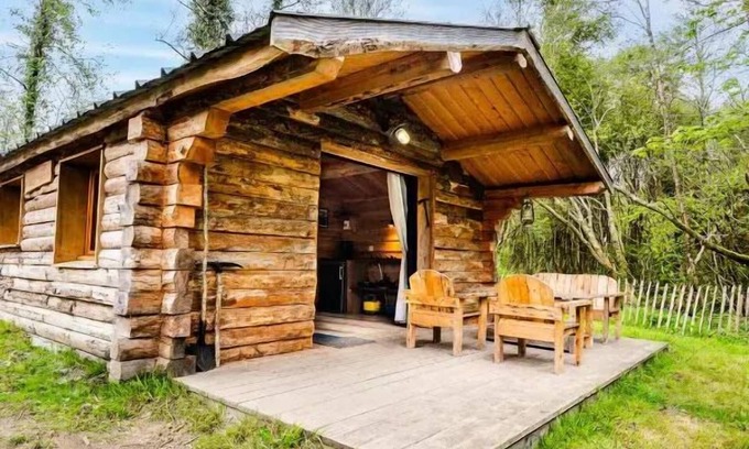 Locmaria-Berrien Ski Chalet | Das Haus der Minderjährigen - 2 Schlafzimmer - ohne Sanitäranlagen 4 Personen