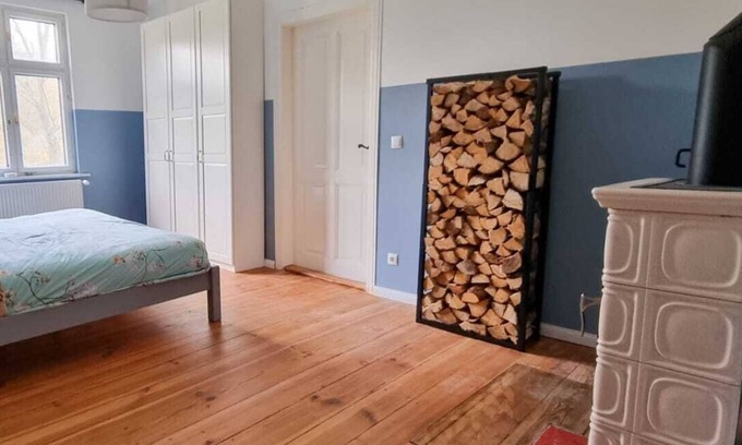 Nauen Apartment | Das Kaminzimmer im Forsthaus Nauen