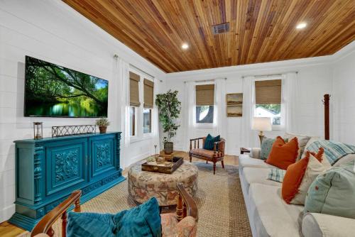 Fredericksburg House | Das Sweet Peach - Fire Pit & Close to Main St