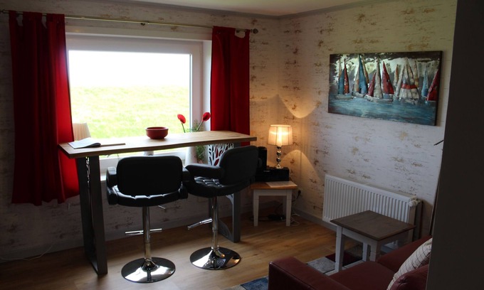 Norderhafen Apartment | Dat Kapitänshus - Apartment Halligblick - Halligblick