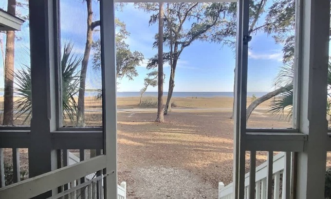 Melrose on the Beach House | Daufuskie Oceanfront Cottage with Golf Cart