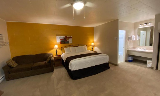 Dauphin Hotel | Dauphin Inn Express