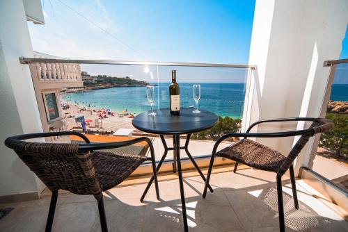 Dobra Voda House | David Lux beach rooms