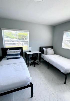 Croissant Park House | Davie Spring