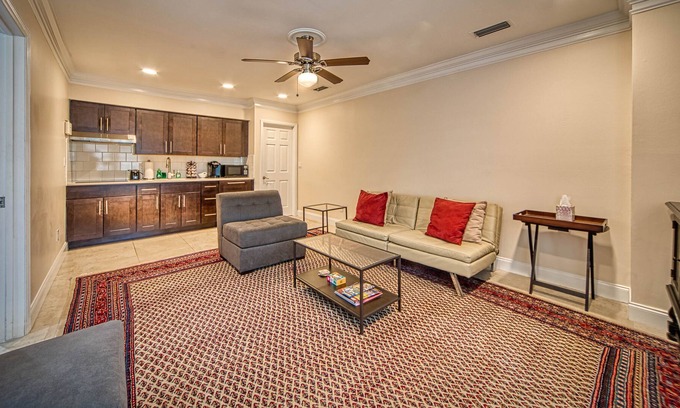 Davis Islands Apartment | Davis Islands Private Guest Suite