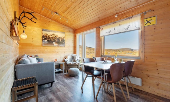Lebesby Apartment | Davvi Siida - Reindeer Design Lodge