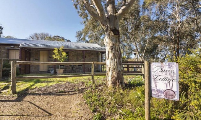 Jutland Bed & Breakfast | Dawn Cottage at 1860 Wine Country Cottages