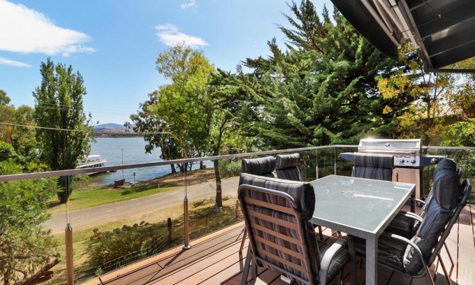 Bonnie Doon House | Dawn Retreat