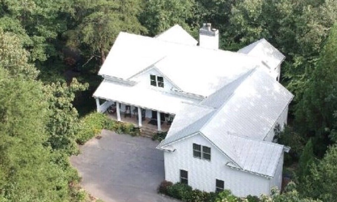 Gainesville House | Dawsonville Dahlonega spring festivals wineries restaurants & shopping close by