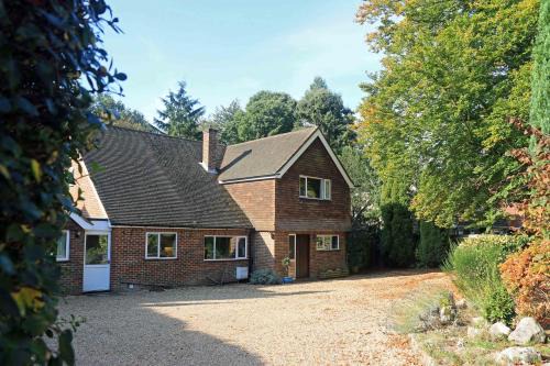Church Crookham House | Dawyk Beech Guesthouse