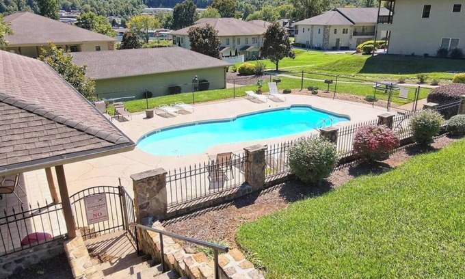 Hiawassee Condo | Day Dreamer - by Chatuge Home Concierge Lake & Mountain Views Condo W/Pool