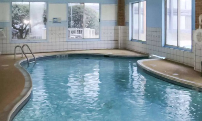 Williamsburg Hotel | Days Hotel by Wyndham Williamsburg I-64