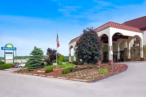 New Stanton Hotel | Days Inn by Wyndham New Stanton PA