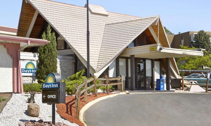 Northwest Colorado Springs Hotel | Days Inn by Wyndham Colorado Springs/Garden of the Gods