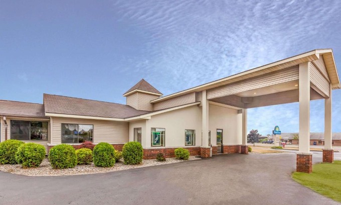 Alpena Hotel | Days Inn by Wyndham Alpena