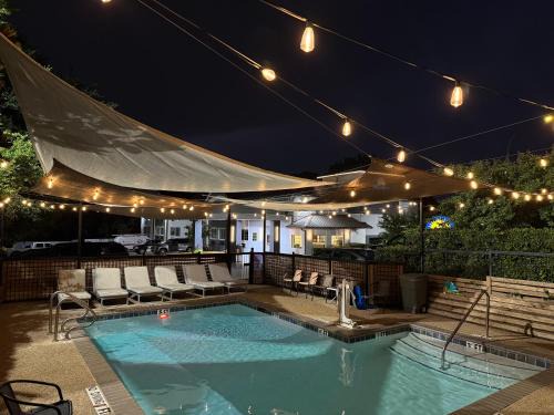South Arlington Hotel | Days Inn by Wyndham Arlington