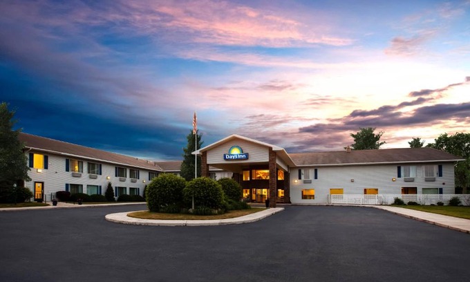 Cadillac Hotel | Days Inn by Wyndham Cadillac