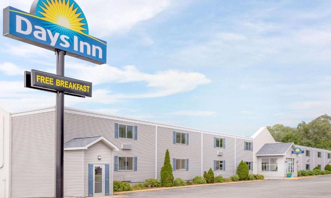 Cedar Falls Hotel | Days Inn by Wyndham Cedar Falls- University Plaza