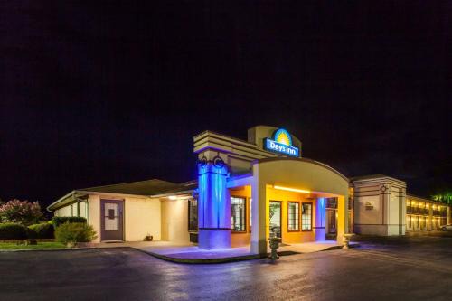 El Reno Hotel | Days Inn by Wyndham El Reno