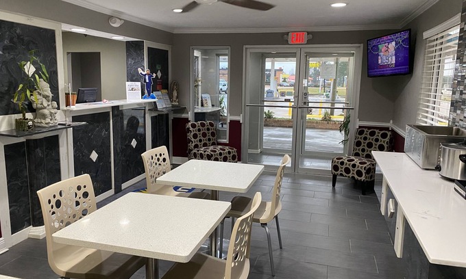 Forest Hotel | Days Inn by Wyndham Forest