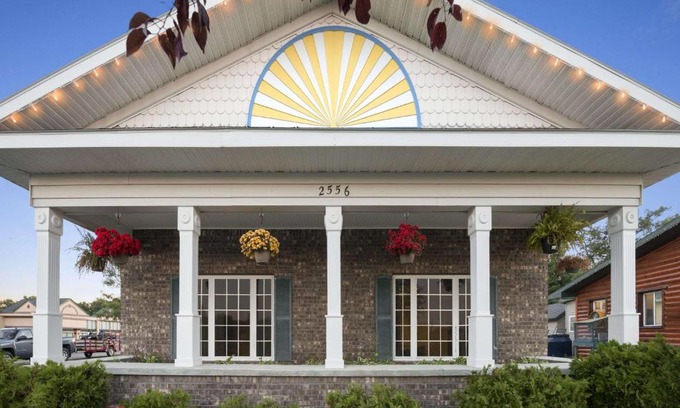 Grayling Hotel | Days Inn by Wyndham Grayling