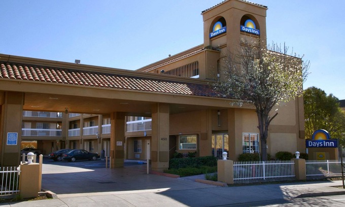 Hayward Hotel | Days Inn by Wyndham Hayward Airport
