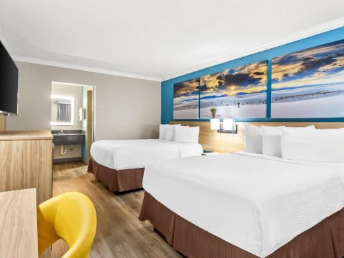 North Shore Hotel | Days Inn by Wyndham Houston East
