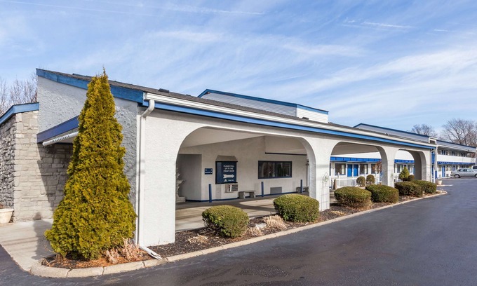Kent Hotel | Days Inn by Wyndham Kent - Akron