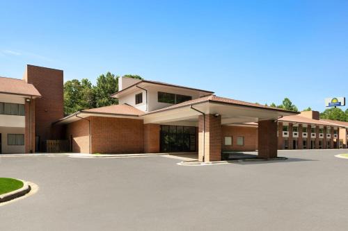 Lexington - Salisbury Hotel | Days Inn by Wyndham Lexington